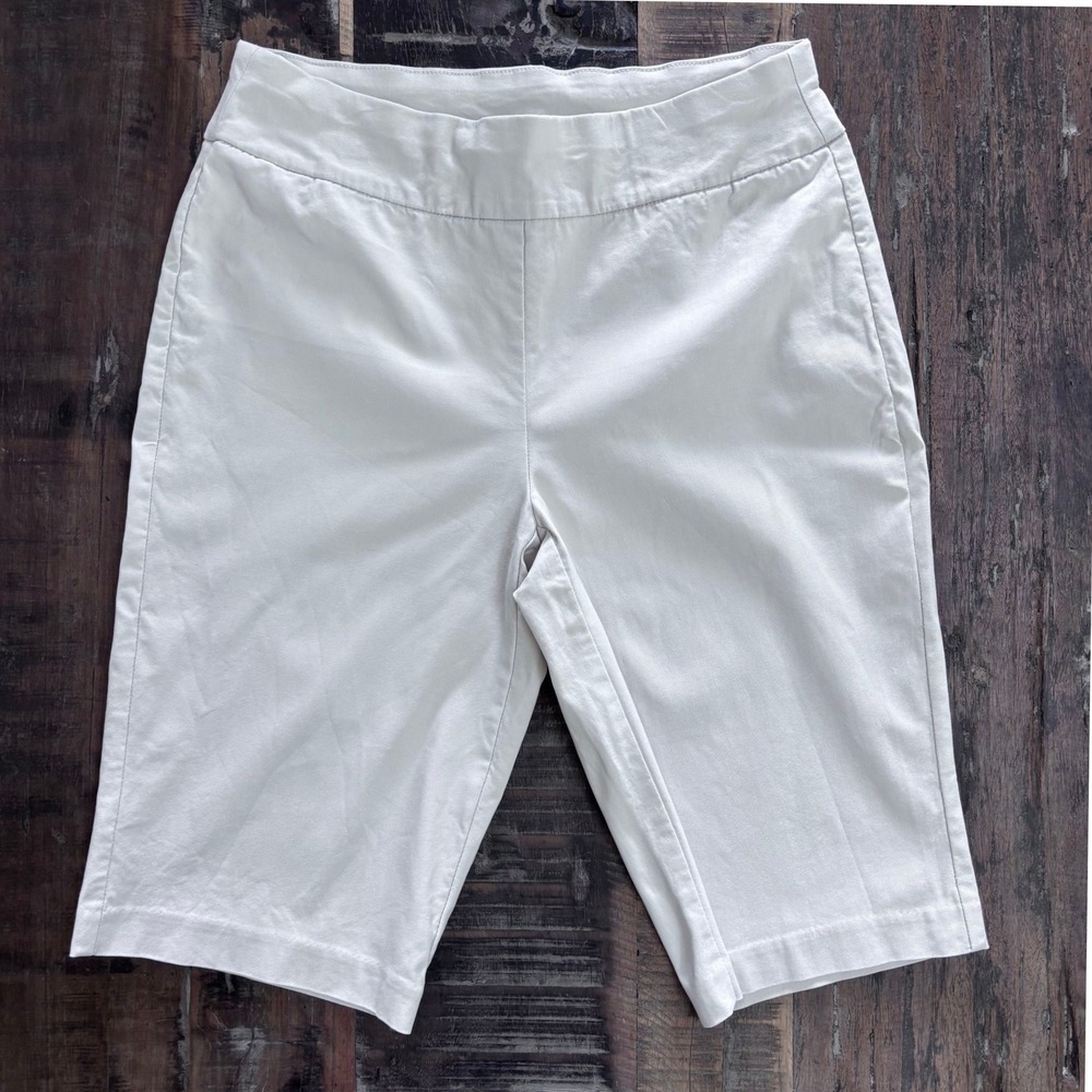 Chico's So Slimming Shorts Alabaster Off-White Pull-On Stretch SZ 0 Short (US 4)